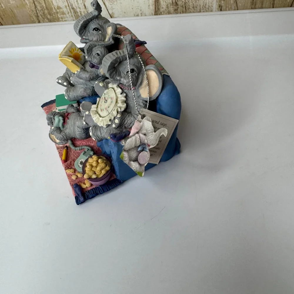 Luckyphants Elephant‎ Figurine Home Sweet Home Banberry Designs 1097